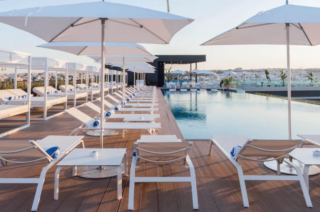 SKYBEACH Lounge and Bar, St Julian's