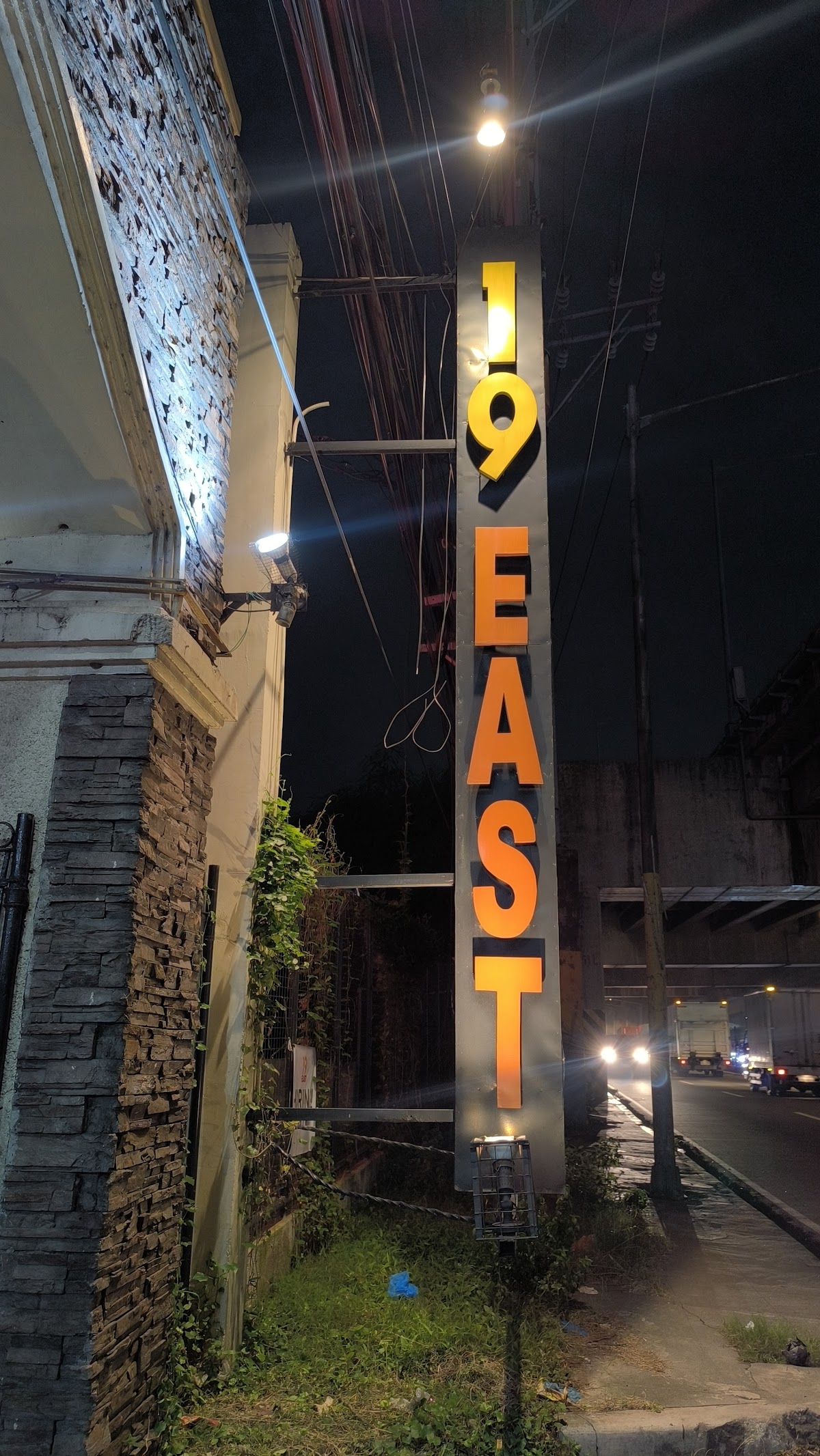 19 East, Manila