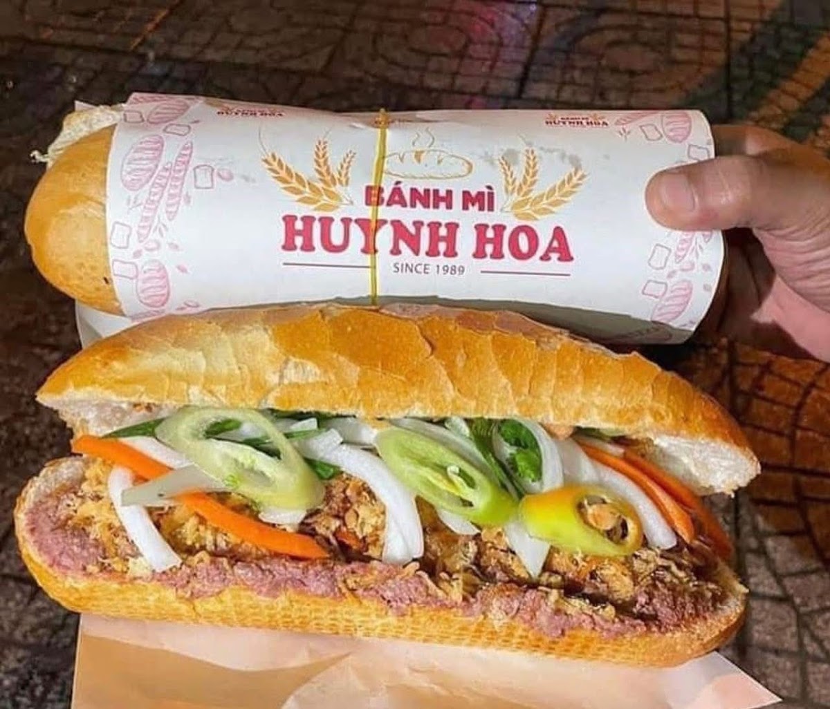 Bánh Mì Huỳnh Hoa — photo 3