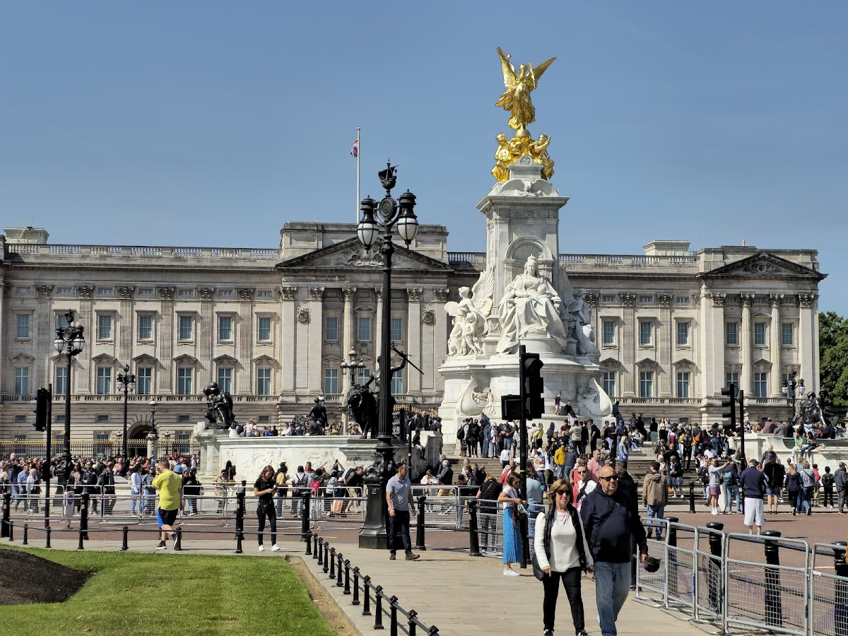 Buckingham Palace — photo 5