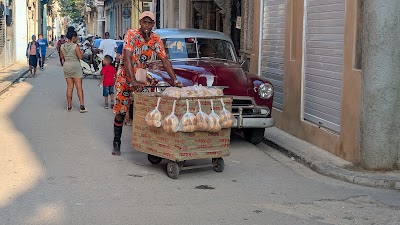 Classic Convertible Ride along the Malecón