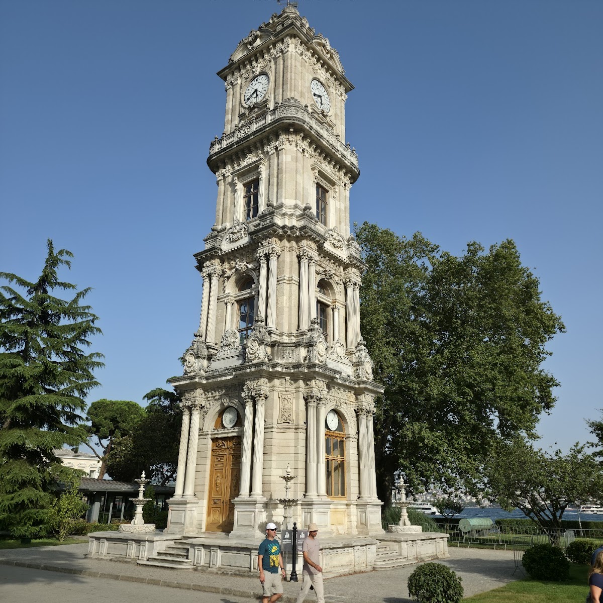 Dolmabahçe Palace — photo 3