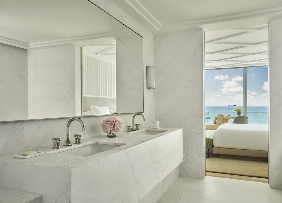 Four Seasons Hotel at The Surf Club, Miami