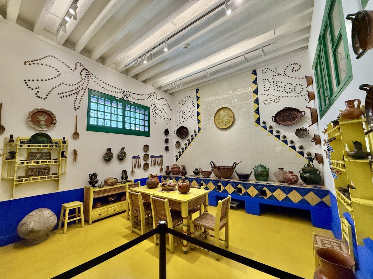 Frida Kahlo Museum / Casa Azul — photo 2