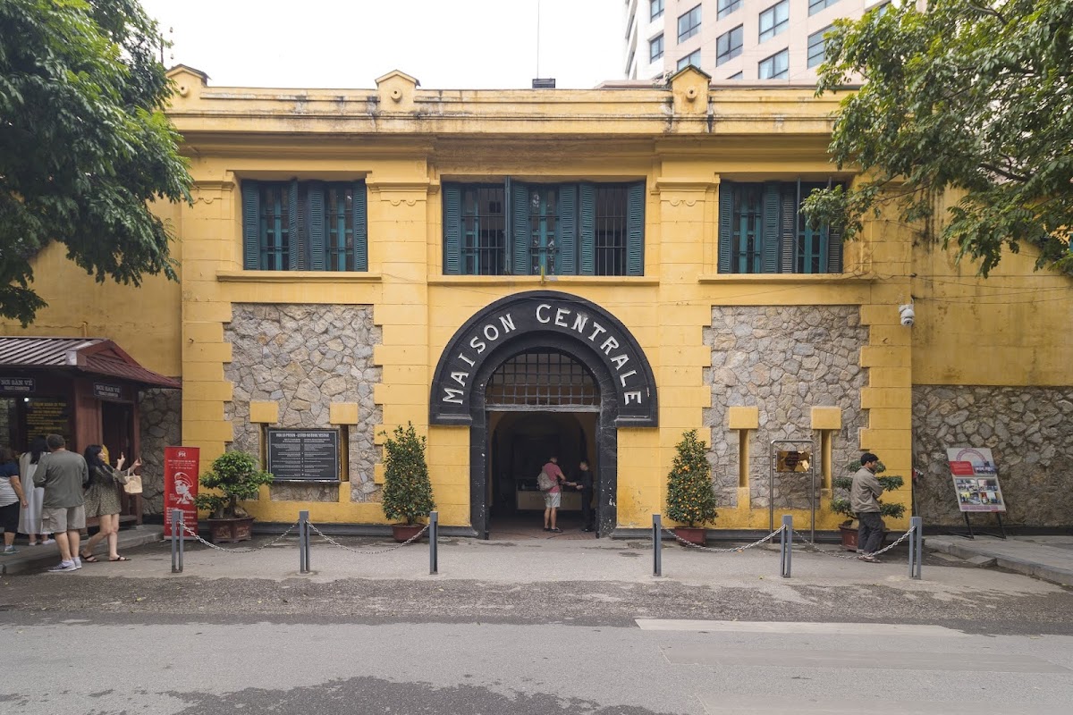 Hoa Lo Prison Museum, Hanoi