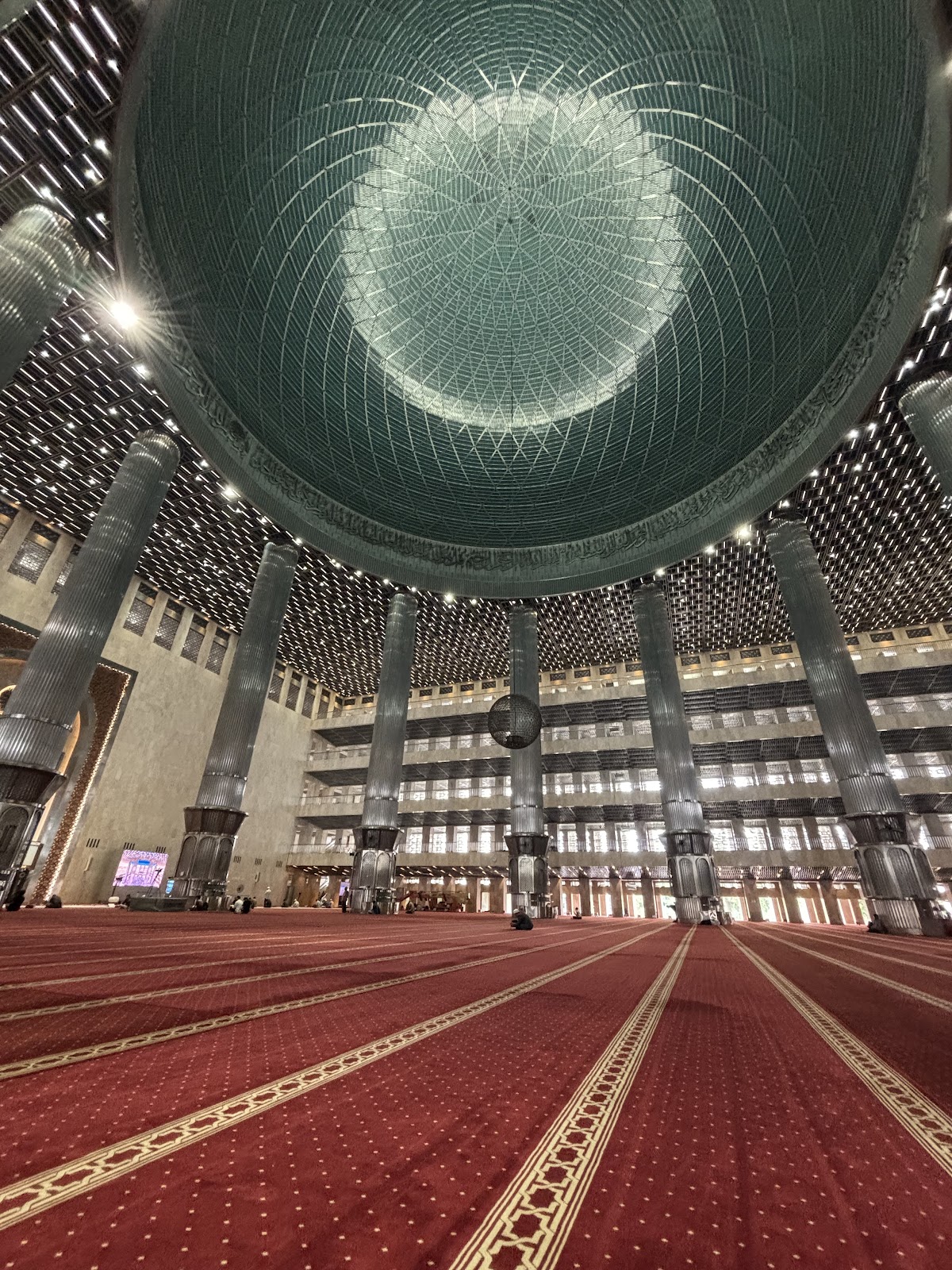 Istiqlal Mosque — photo 4