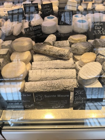 Market Morning at Marché d'Aligre