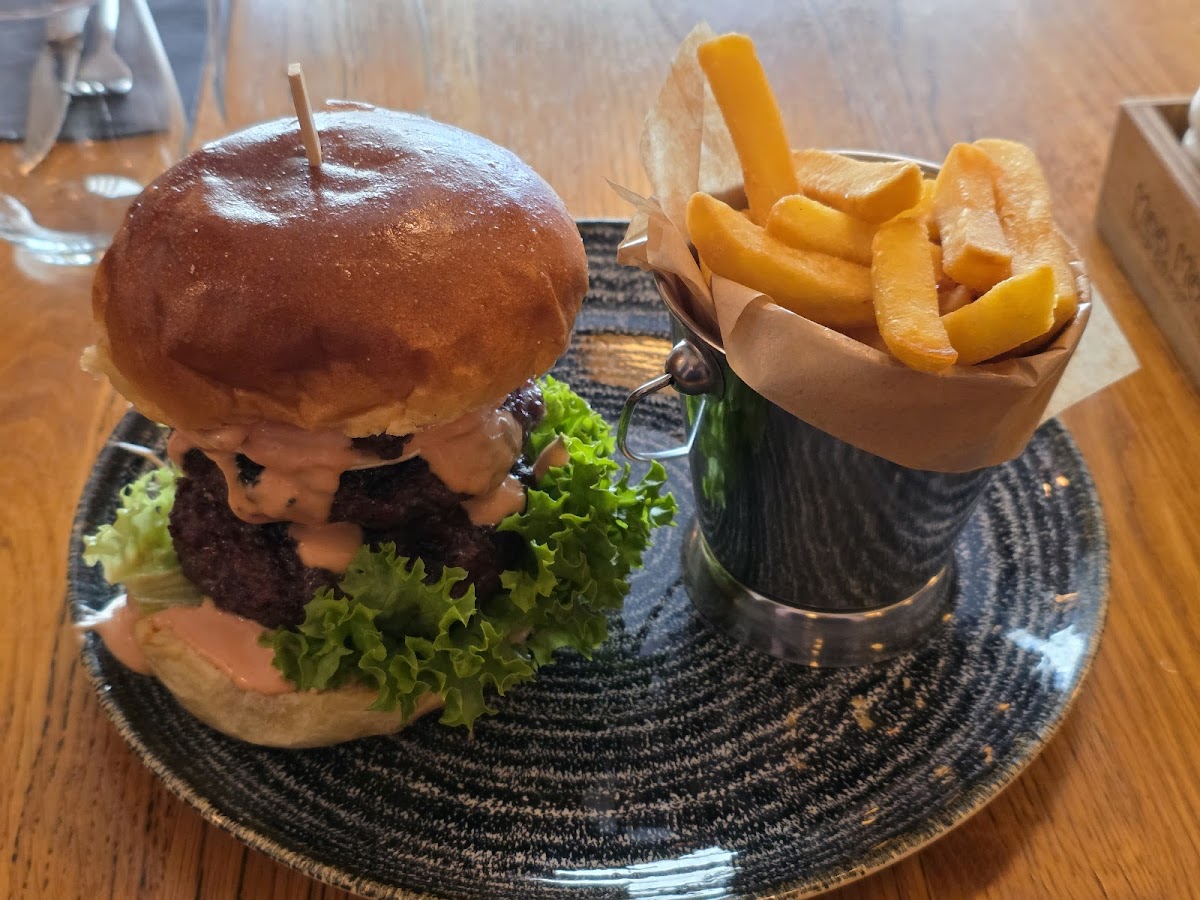 Moo Moo Steak & Burger Club — photo 3