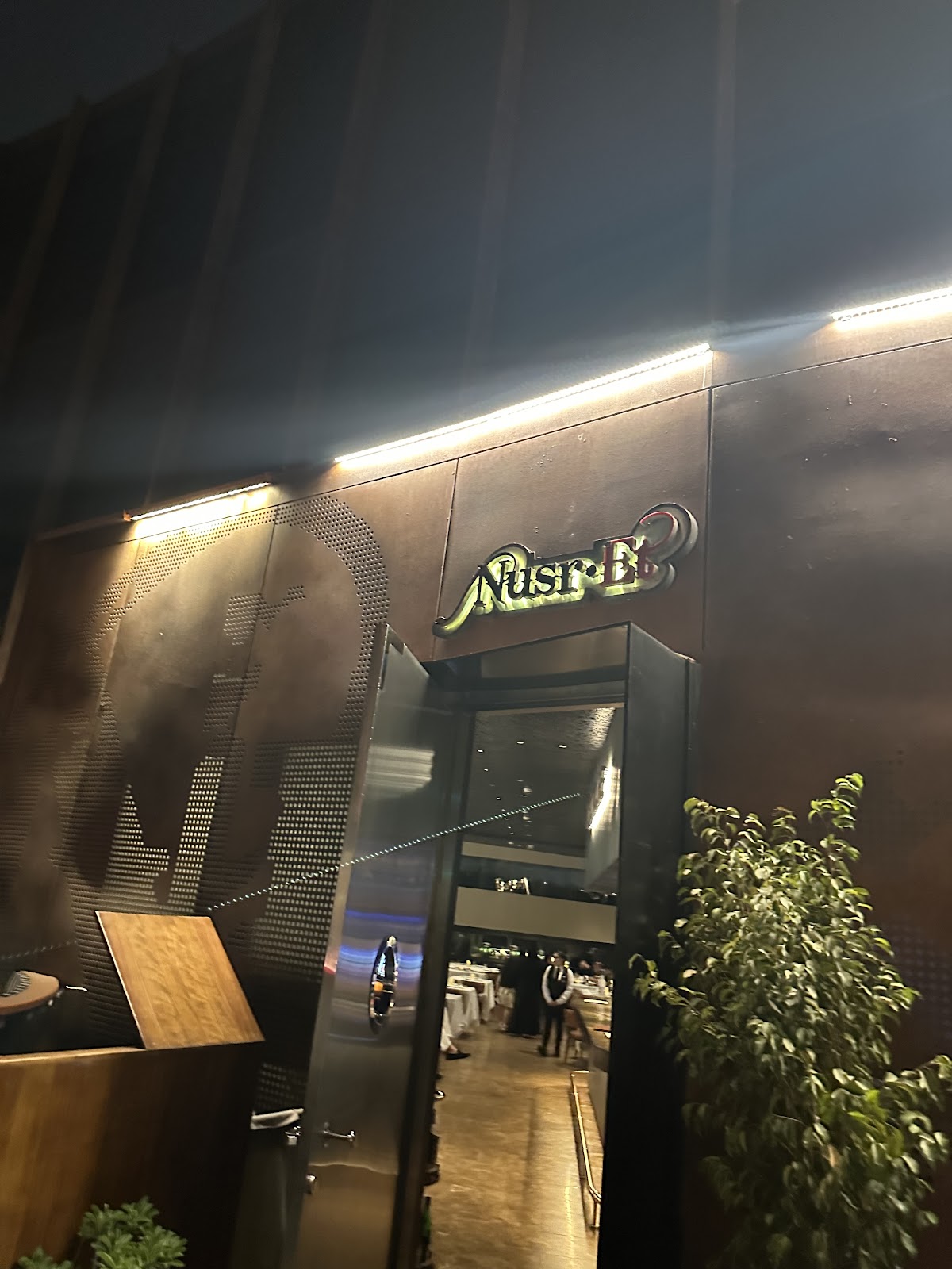 Nusr-Et Steakhouse, Dubai