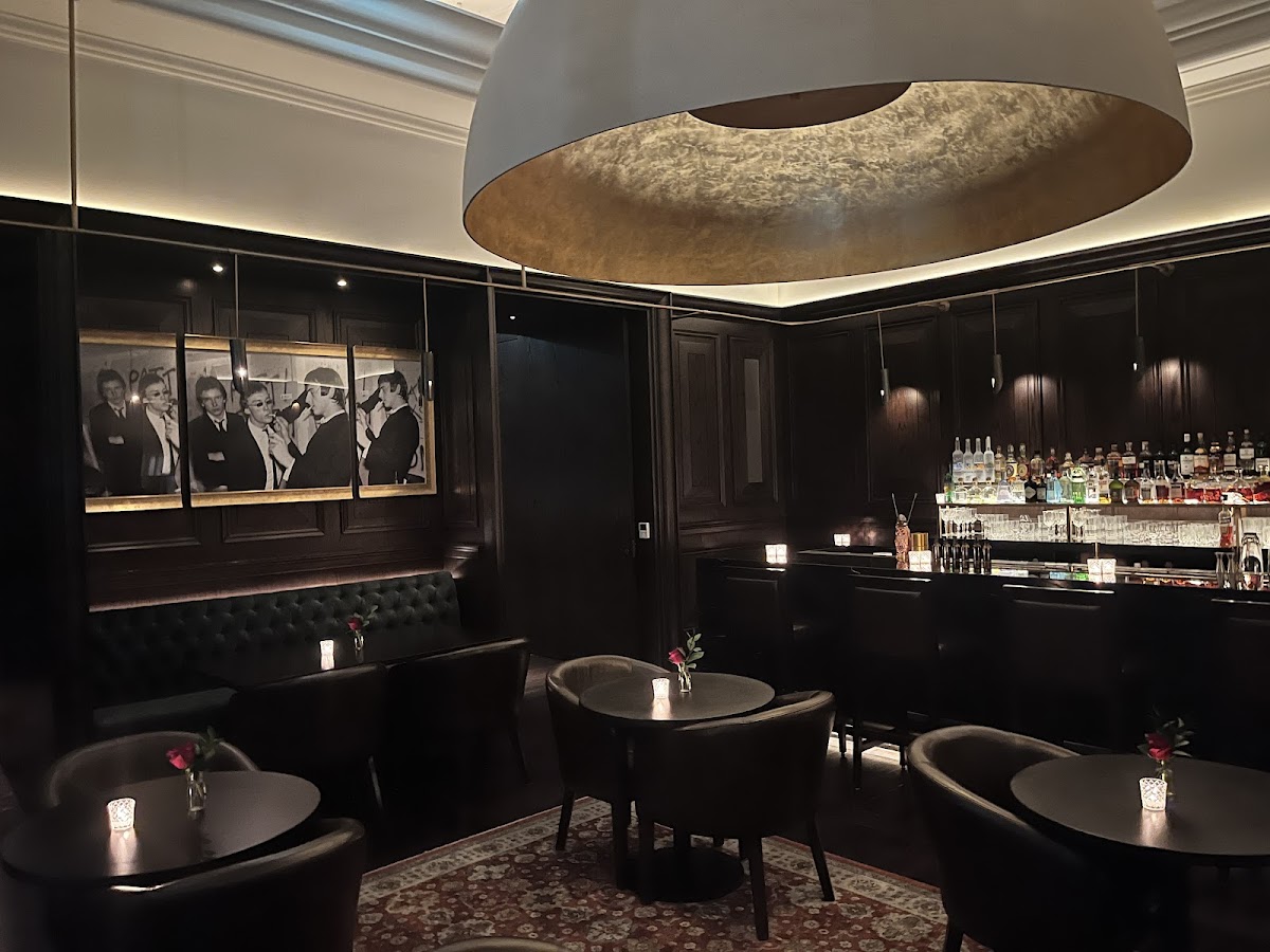 Oak Room — photo 2