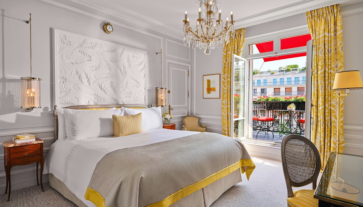 Plaza Athénée, Paris