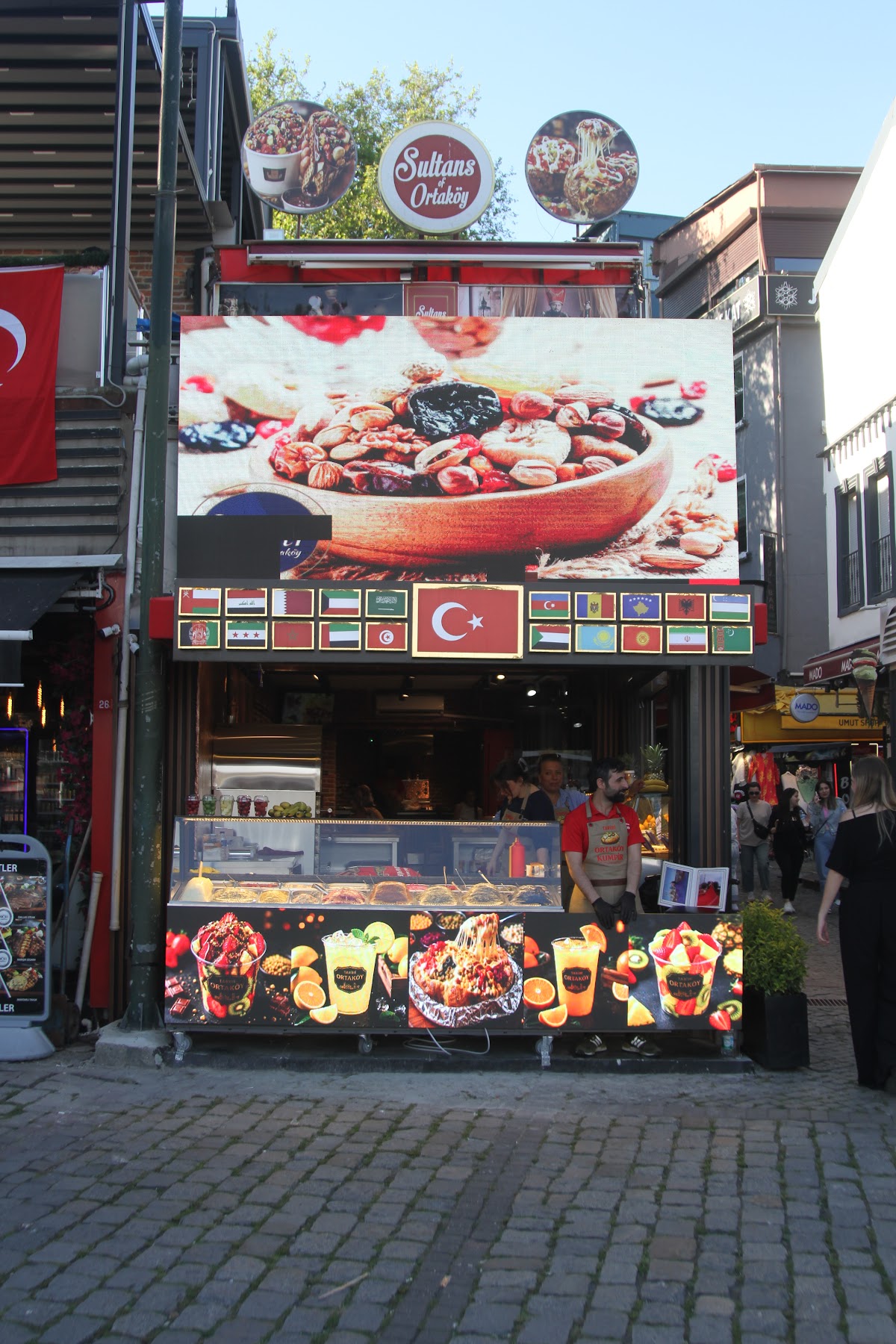 Tarihi Ortaköy Kumpircisi, Istanbul