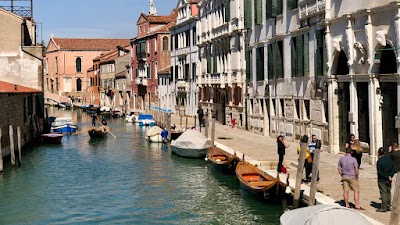 Traditional Rowing Lesson with Row Venice