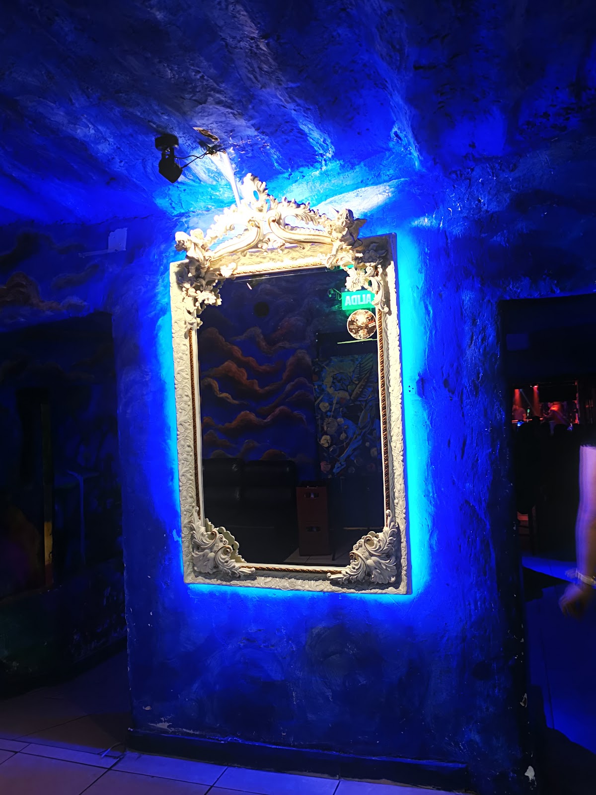 Ukukus Bar — photo 5