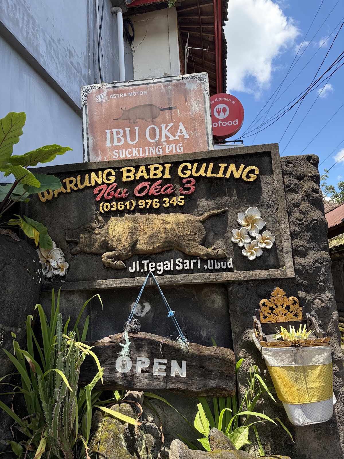 Warung Babi Guling Ibu Oka 3, Bali